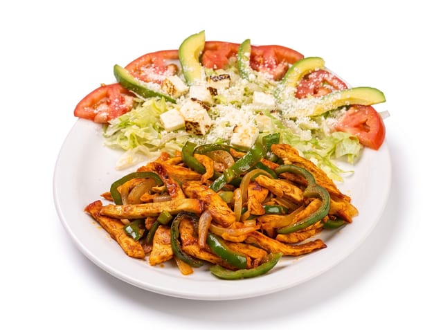 Ensalada de Fajitas con Carne a Elección (Fajita Salad with Choice of Meat).